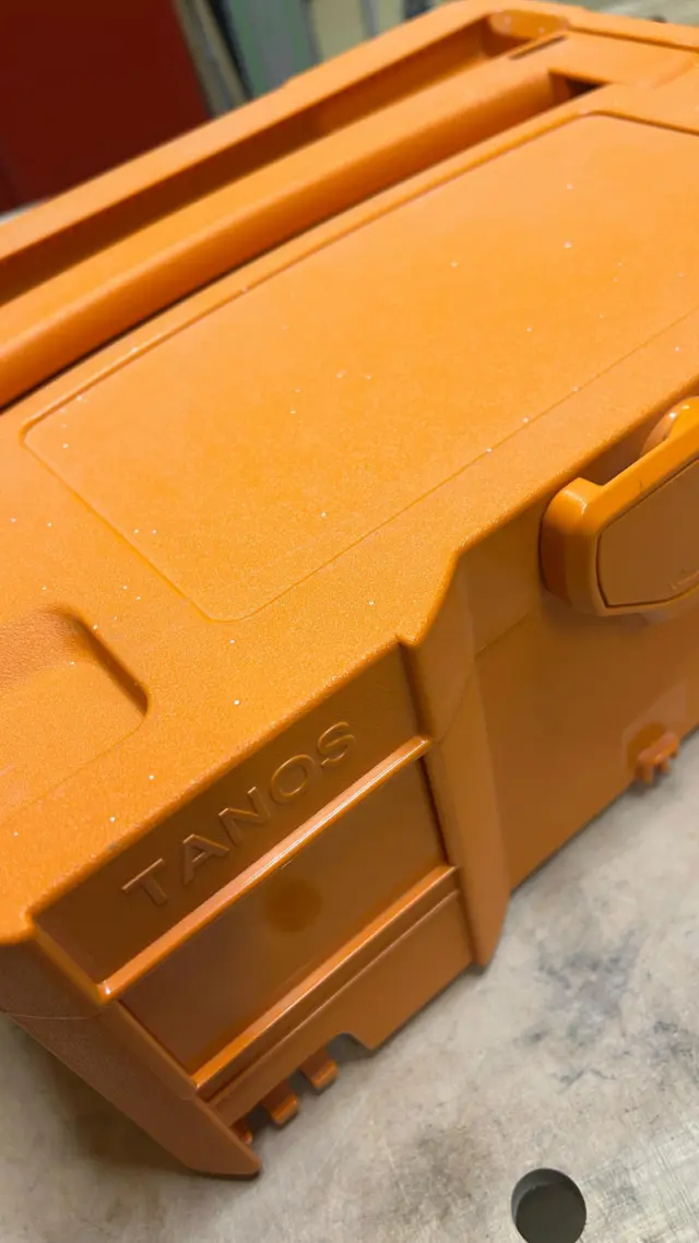 Ordnung muss sein! Wir nutzen die kalten Temperaturen um das Werkzeug für die kommende Saison vorzubereiten 🛠️ Der kürzlich angeschaffte InstantVap bekommt einen eigenen Koffer 😎 #Imker #Bienen #Honig #Bienenliebe #Imkerei #Bienenvolk #Honigbiene #Bienenretten #Bienenfreundlich #Bienenleben